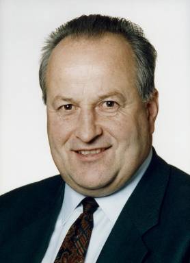 Portraitfoto von Georg Schwarzenberger